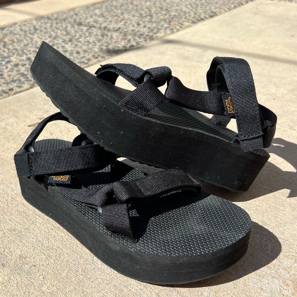 Teva platform wedges NWOT size 9 black